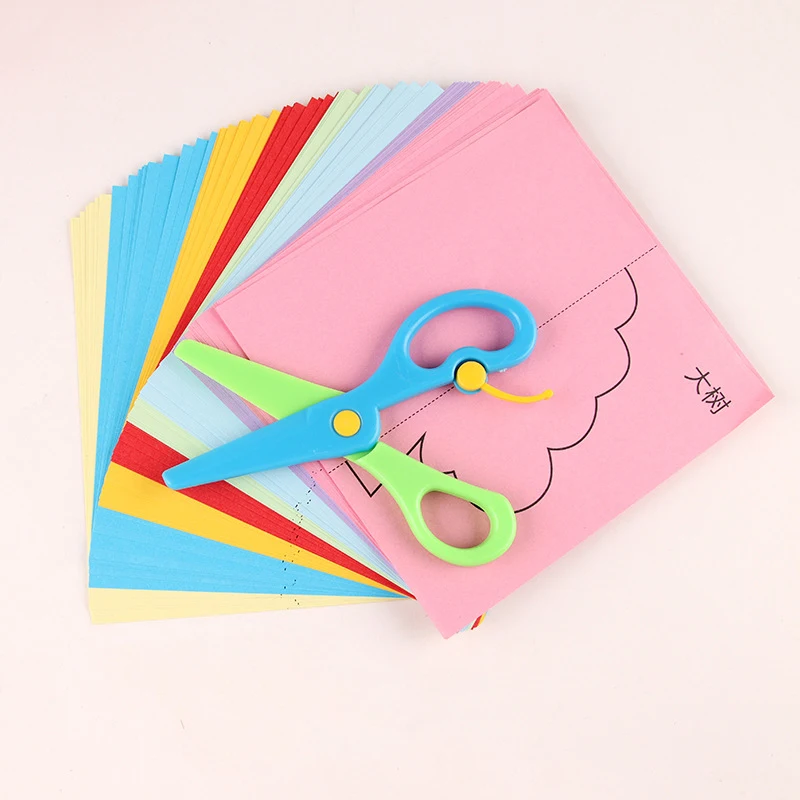 Kit de manualidades infantiles con tijeras seguras y papel para cortar - imagen 3