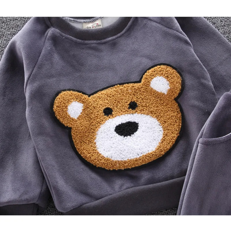 Conjunto infantil de invierno con chaleco y capucha - imagen 5