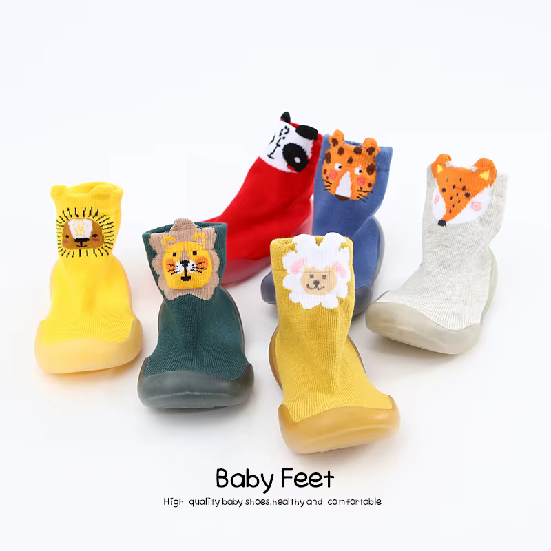 Zapatos infantiles de dibujos animados azules para primeros pasos