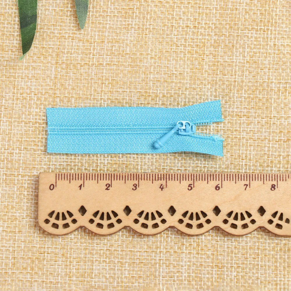 Muñeca con cremallera aplique ropa bebé costura artesanal - imagen 3