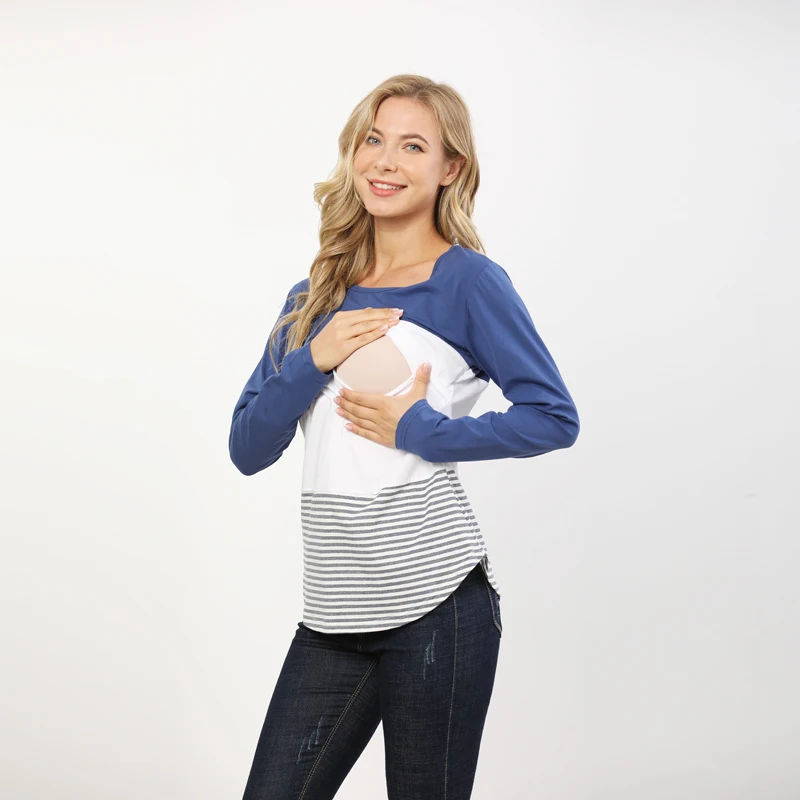 La camiseta de maternidad y lactancia con bloques de color y rayas