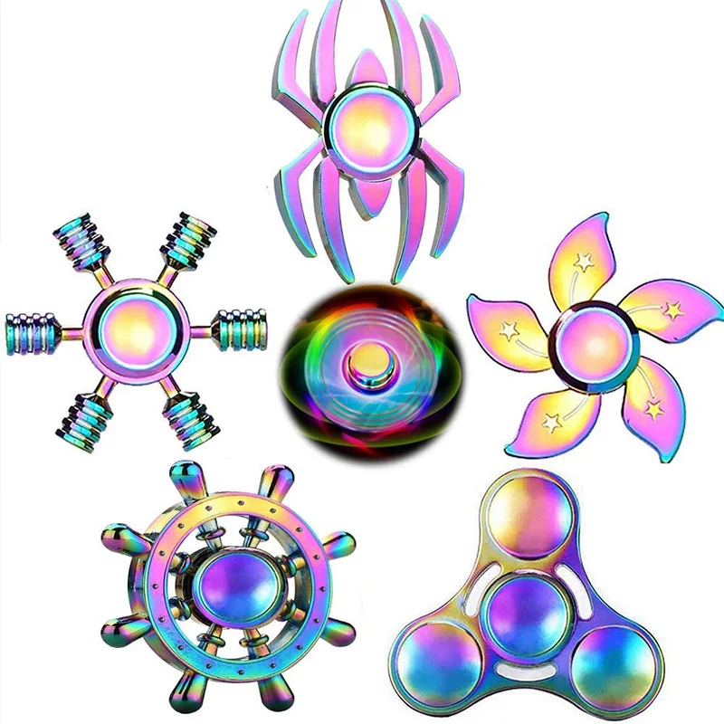 Spinner de metal con acabado brillante y diseño de tres brazos