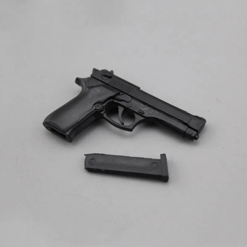 Kit de modelismo Beretta 92 para montar y pintar - imagen 4