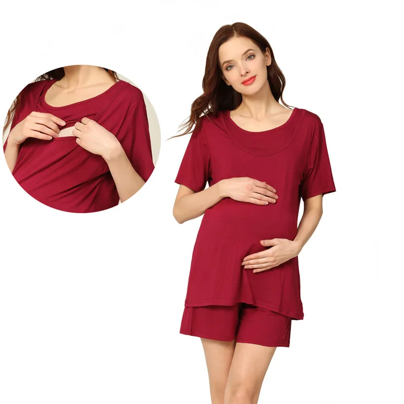 Pijama casual para embarazada en estilo holgado