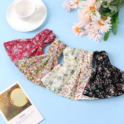 Vestido floral artesanal para muñeca de 30 cm