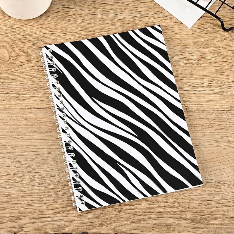 Cuaderno adhesivo estampado leopardo A5 - Libro coleccion infantil - imagen 4