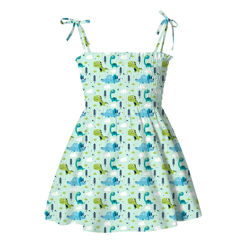 Vestido de niña pequeña en contexto de verano