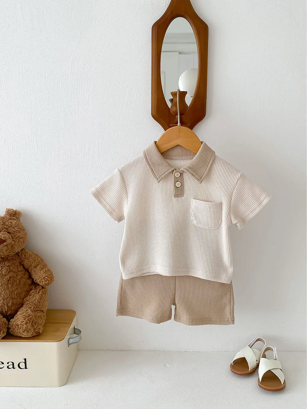 Camiseta y pantalón corto en tono pastel