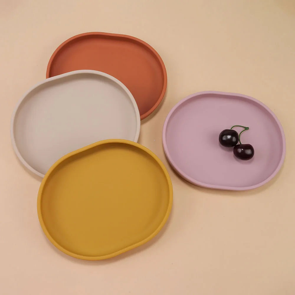 Plato antivuelco de siliconapara bebés – Diseño colorido - imagen 2