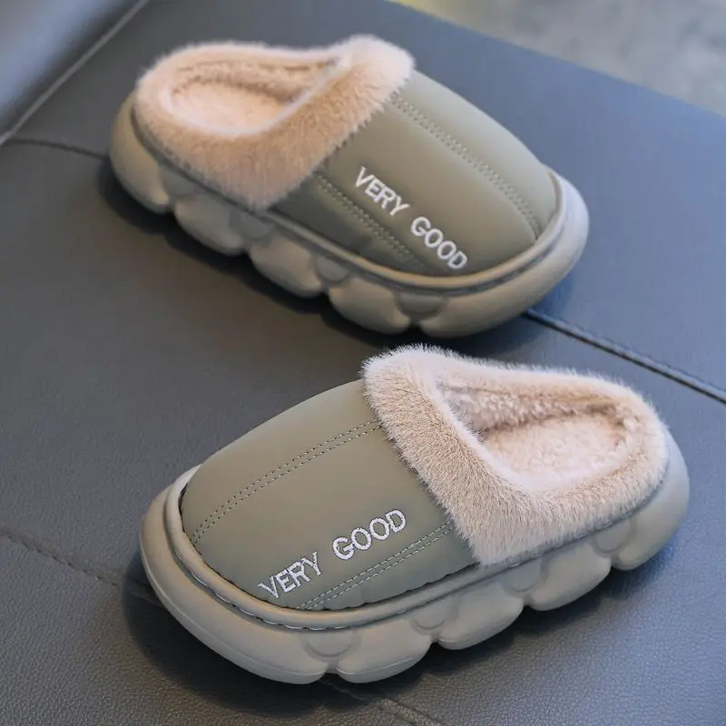 Zapatillas antideslizantes impermeables infantiles de felpa cálida