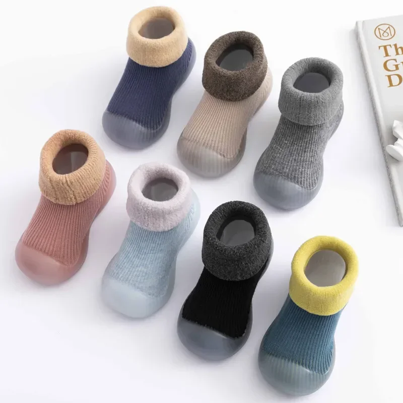 Calcetines antideslizantes de felpa para bebé de otoño e invierno - imagen 4