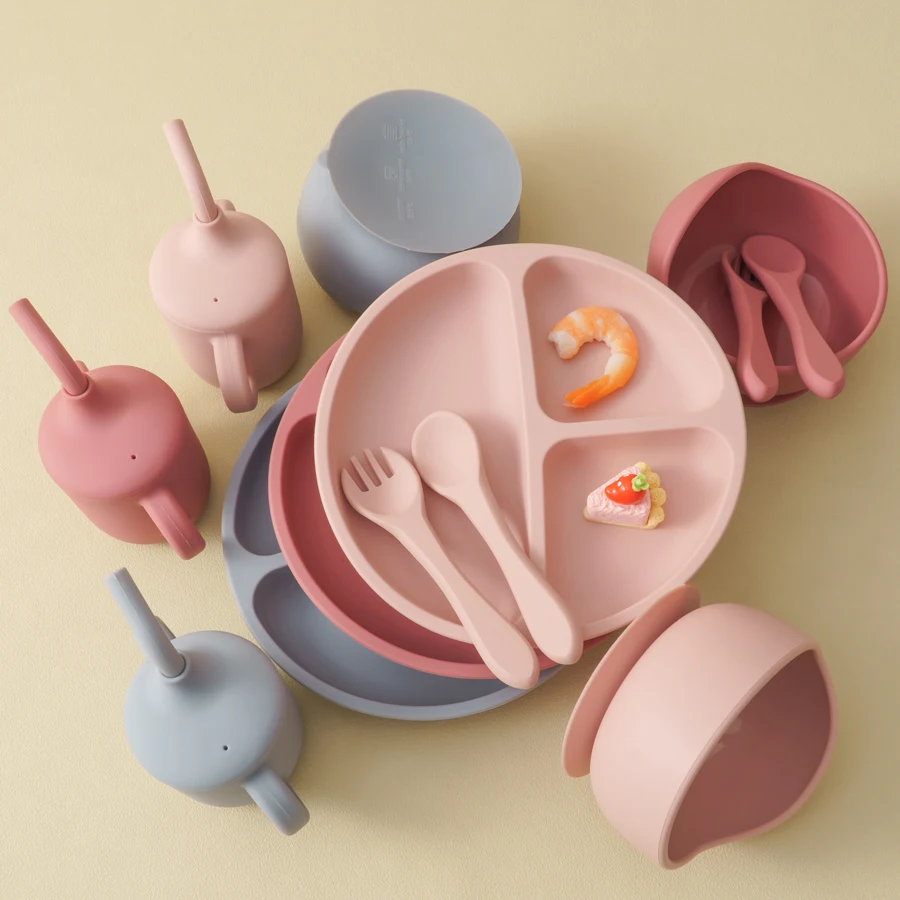 Cubiertos y taza para sorber de silicona