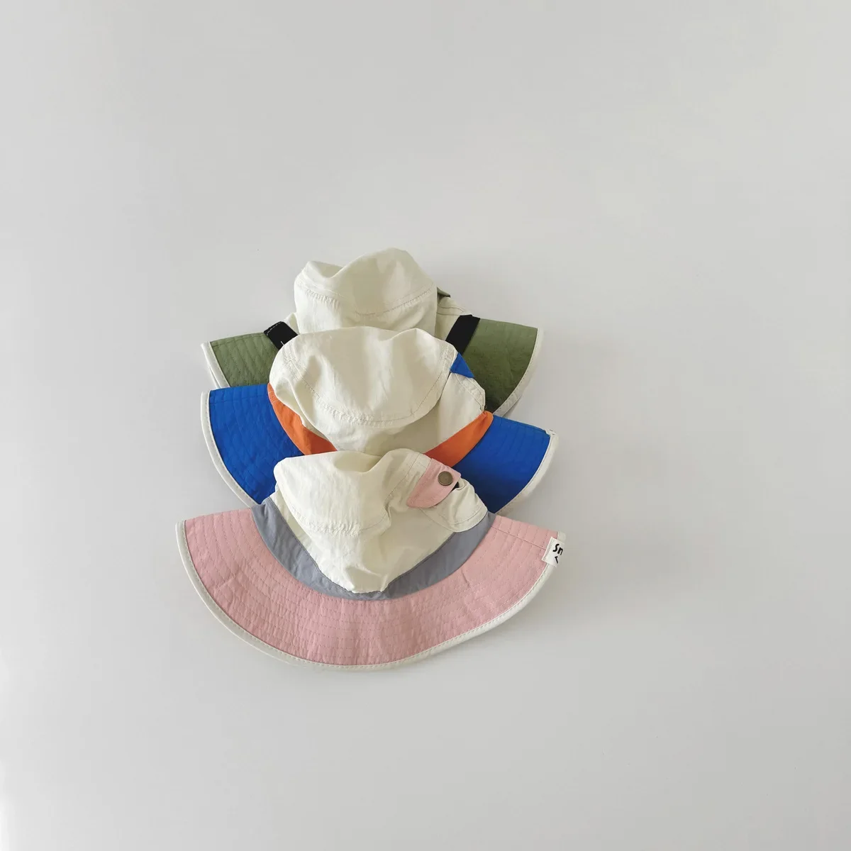 Sombrero de cubo infantil de color sólido