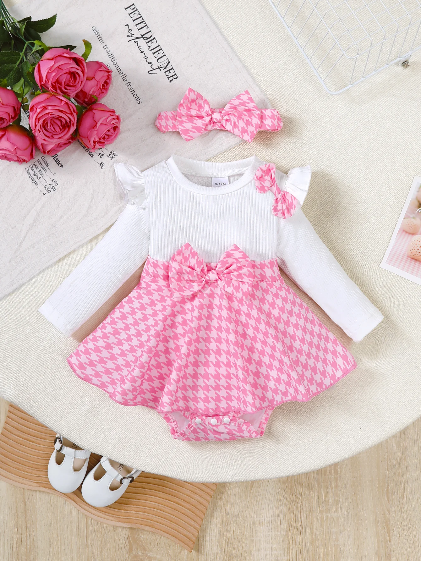 Conjunto bebé niña rosa con vestido body y volantes