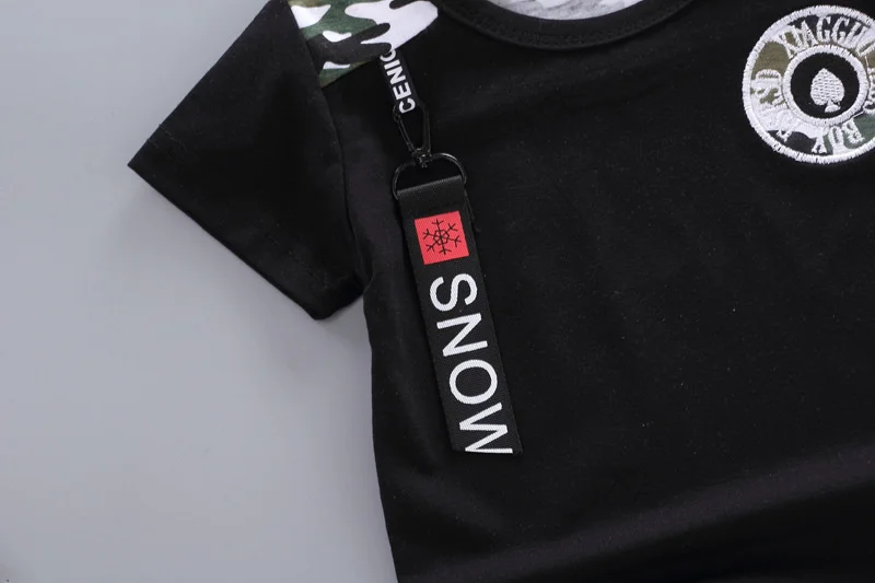 Colores disponibles: blanco y negro