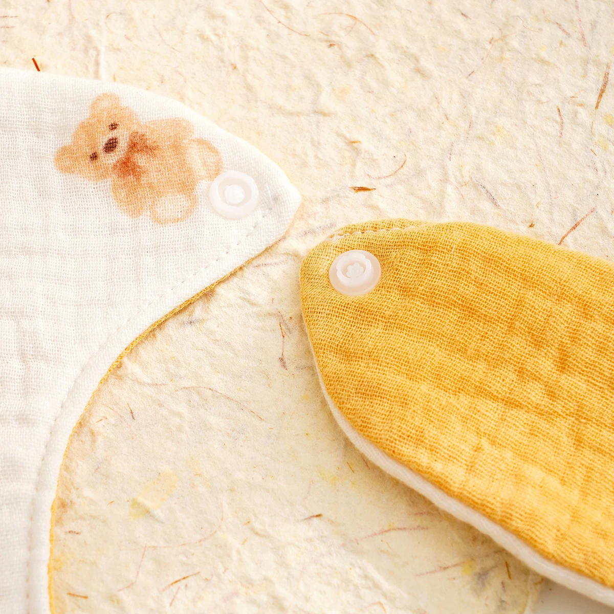 Elinfant babero de alimentación doble cara con gasa estampada - imagen 3