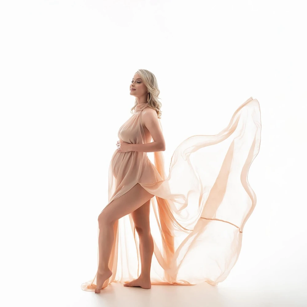 Look de sesión con vestido de maternidad