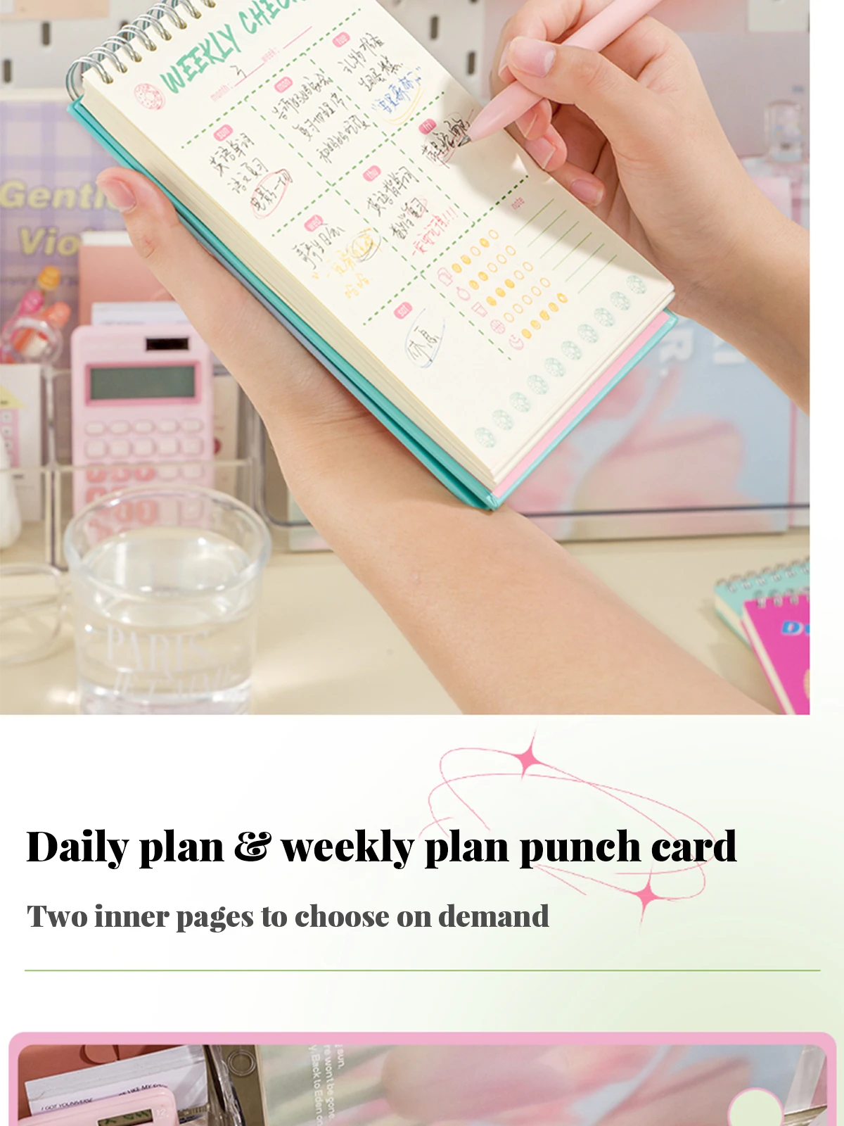 Cuaderno en uso sobre mesa
