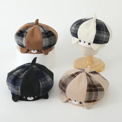 Boina a cuadros con oso para niñas – Accesorio de moda infantil otoñal