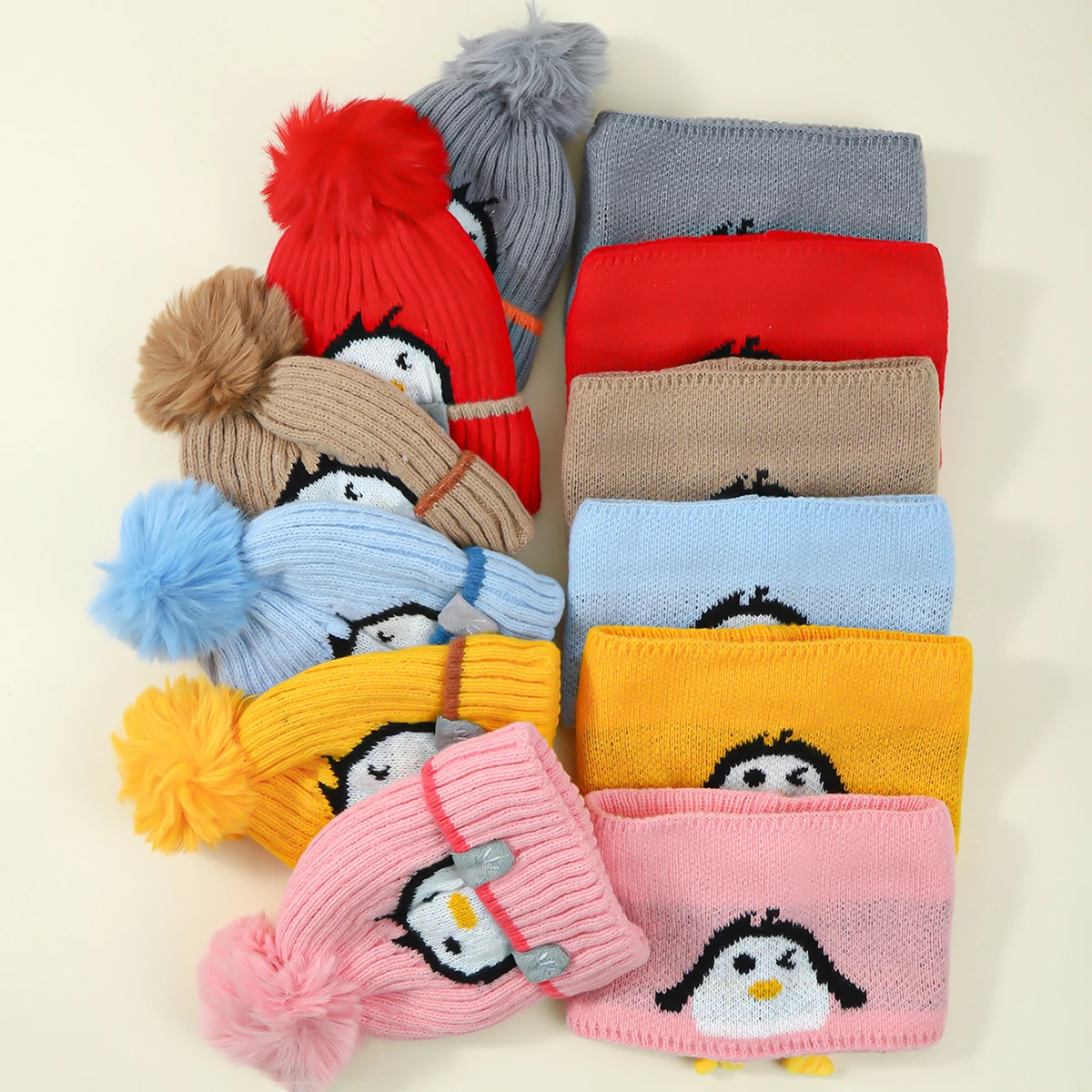 Gorro pingüino de punto grueso con orejeras y bufanda para niños - imagen 3