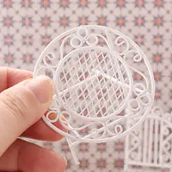 Mesa y sillas en miniatura estilo europeo para casa de muñecas