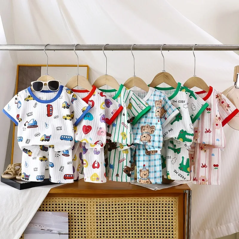 Conjunto de verano para niña: camiseta y pantalón corto en algodón