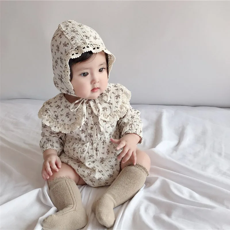 Mono verano niña cuello Peter Pan con sombrero – Estampado floral