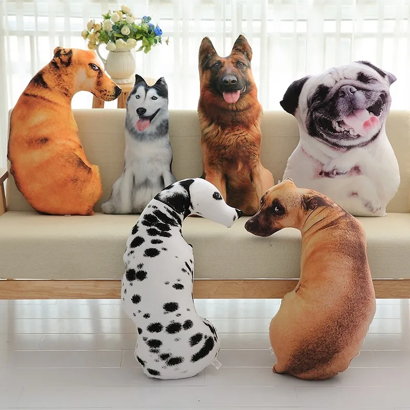 Cabeza de perro de peluche con expresión realista