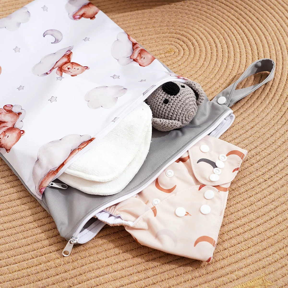 HappyFlute Wetbag impermeable 30×40 cm con asa para pañales - imagen 4
