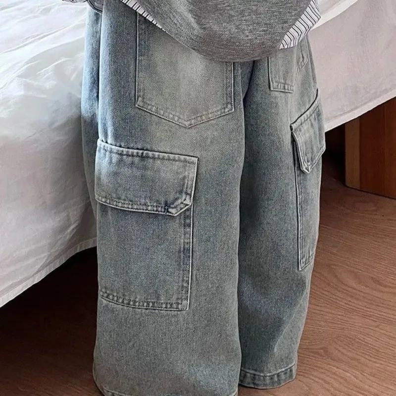 Pantalones vaqueros rectos con gran bolsillo trasero para niños - imagen 2