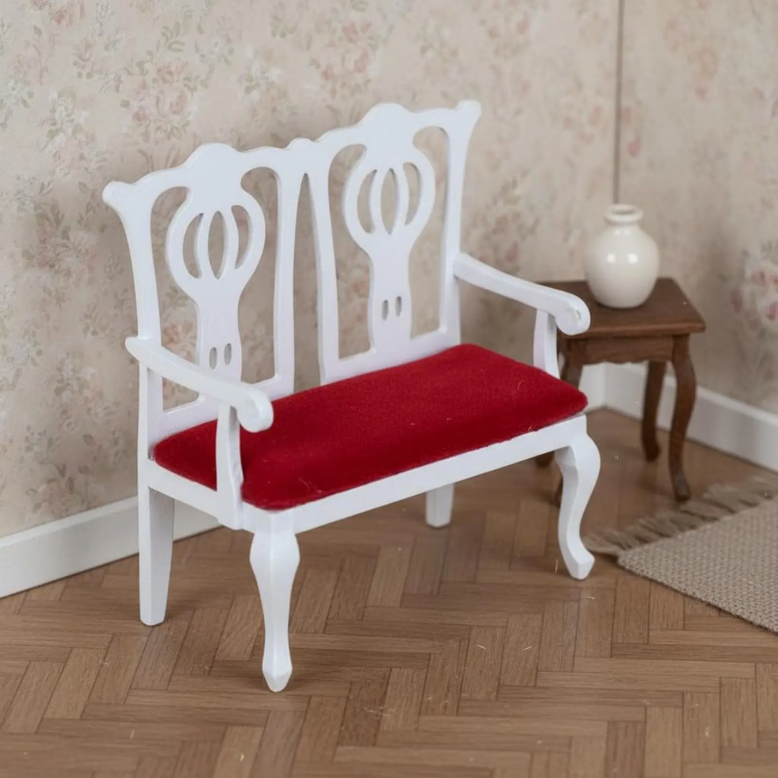 Sofás miniatura para casa de muñecas con respaldo ornamentado - imagen 4