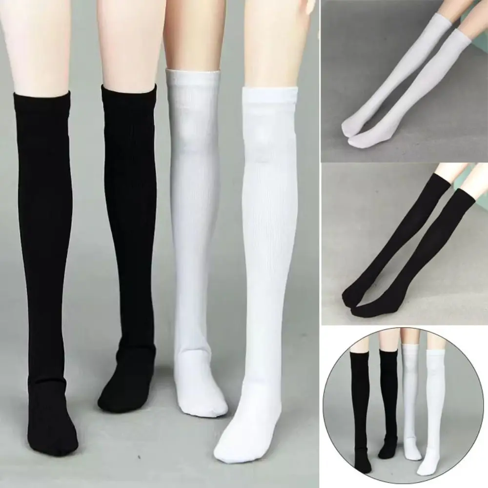 Calcetines para muñeca princesa de lana con acabado artesanal - imagen 4