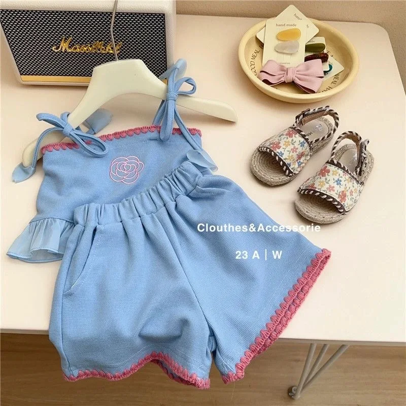 Conjunto de chaleco bebé de verano con pantalón corto y flores - imagen 5