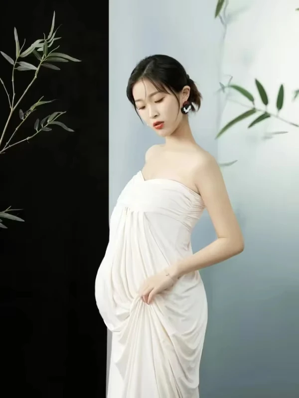 Vestido tubo blanco para embarazada – Sesión fotos - imagen 4