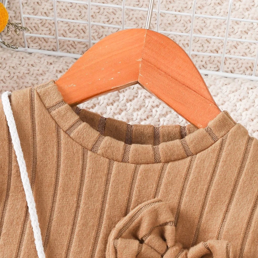 Vestido marrón manga larga con felpa y bolso cruzado para niña de otoño - imagen 2