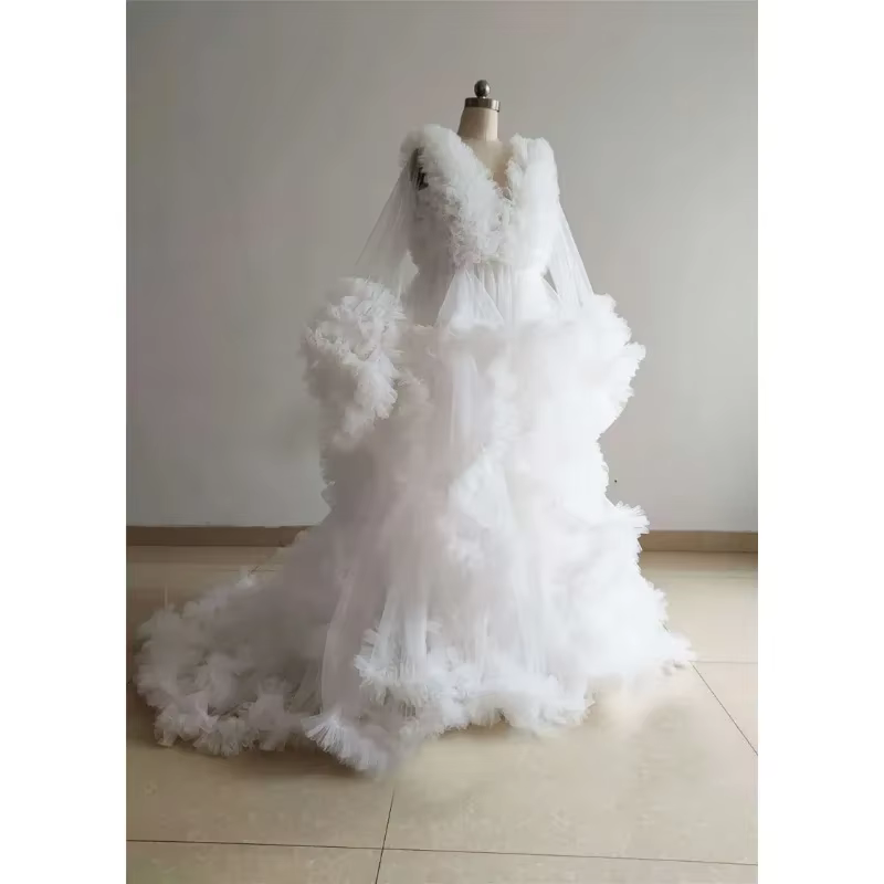 Vestido premamá de tul lavanda con volantes y manga larga