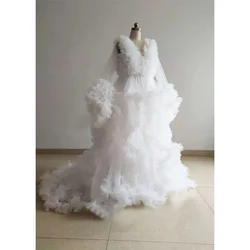 Vestido premamá de tul lavanda con volantes y manga larga