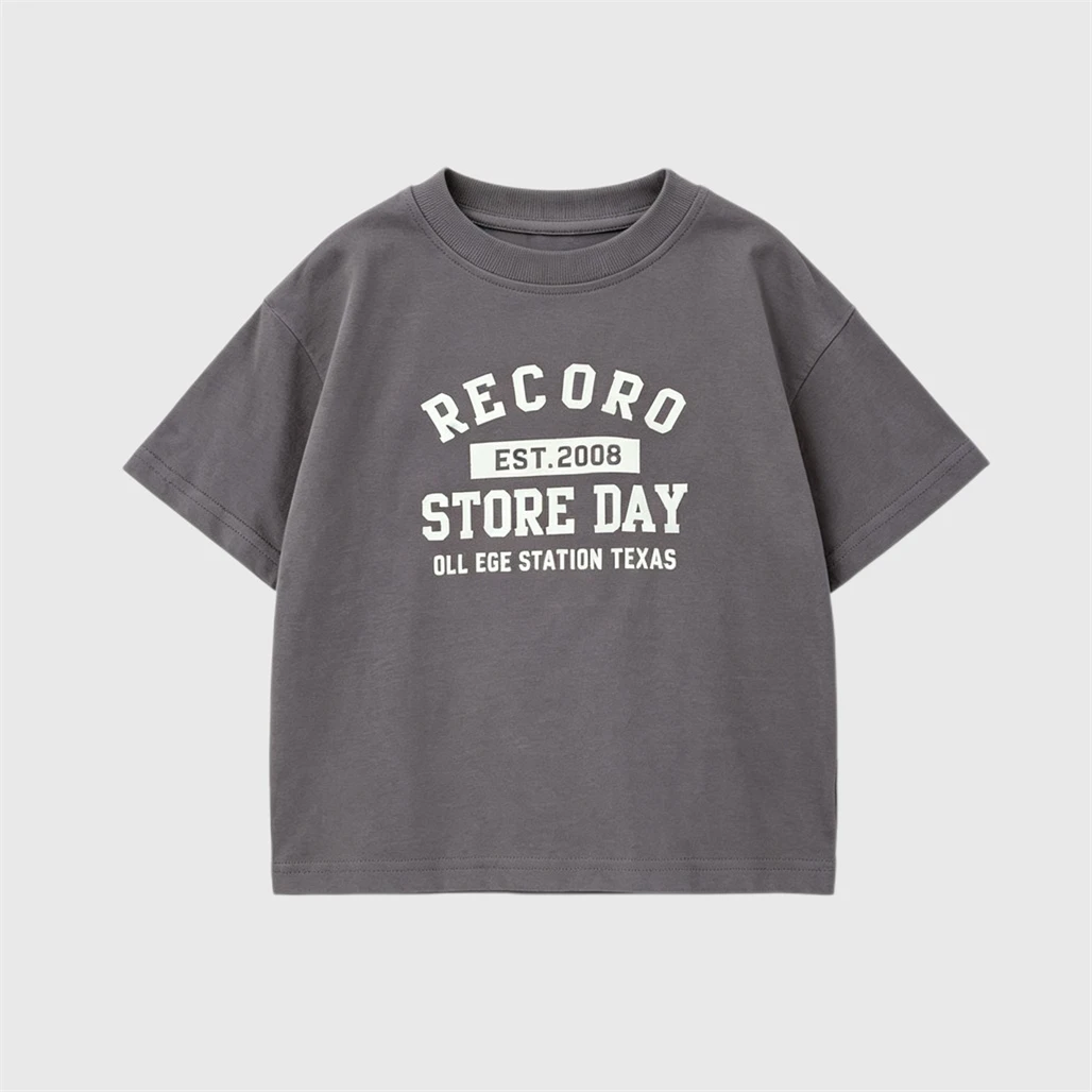 Diseño infantil con letras en tonos neutros