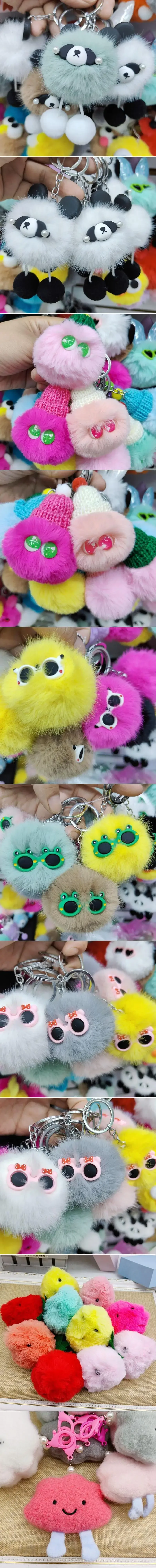Llavero de felpa con diseño de dibujos animados