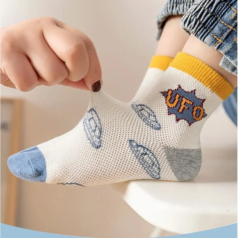 Calcetines infantiles con flores moradas