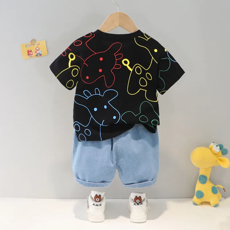 Conjunto de verano para niños con camiseta de dibujos y pantalón corto - imagen 3
