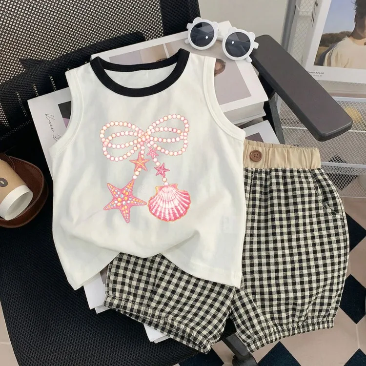 Conjunto con pantalón corto a cuadros para look veraniego