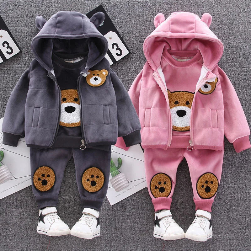 Chaleco con capucha y conjunto infantil