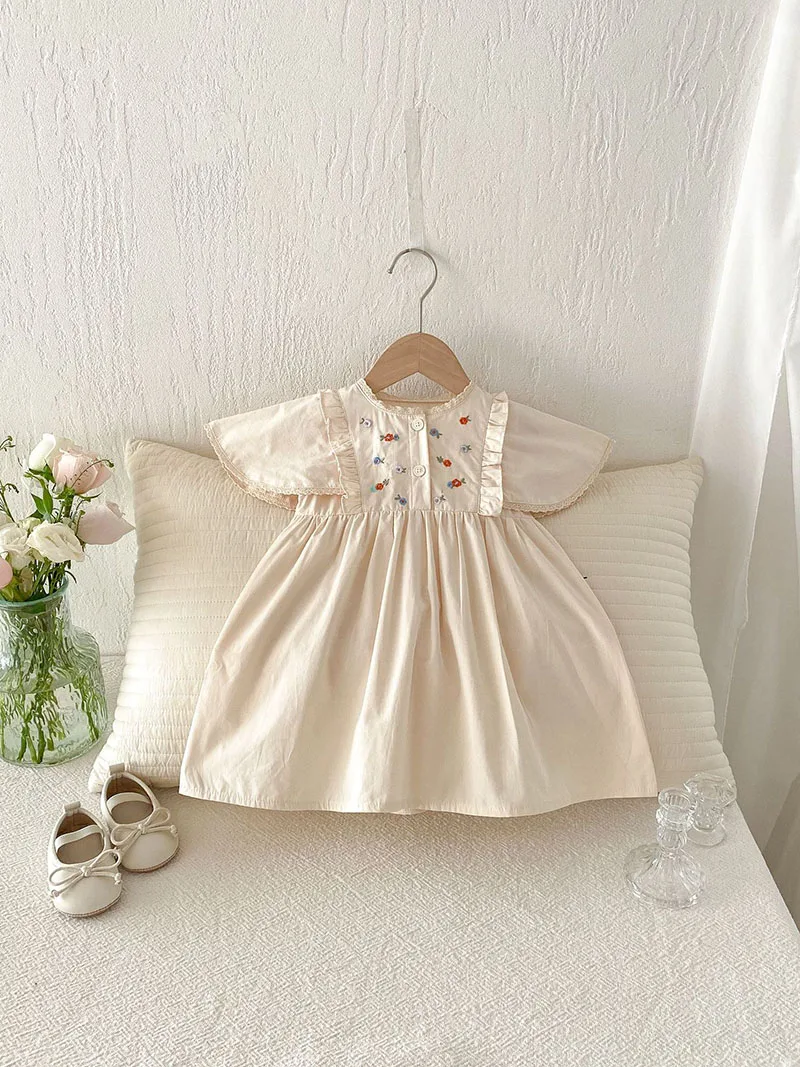 Vista del vestido con estética vintage cottagecore