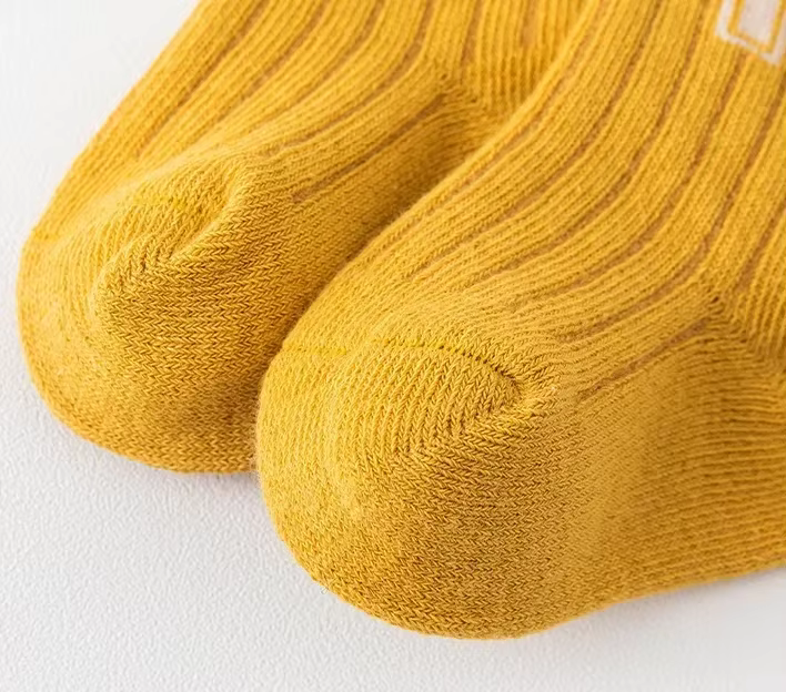 Calcetines con letras para niños y niñas – Suave algodón - imagen 4