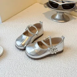 Zapatos Mary Jane de niña con estilo princesa y diamantes