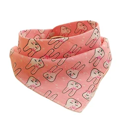 Babero de algodón para recién nacido con cierre doble tipo bandana