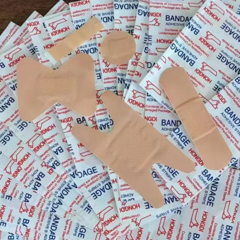 Conjunto de tiritas y vendajes