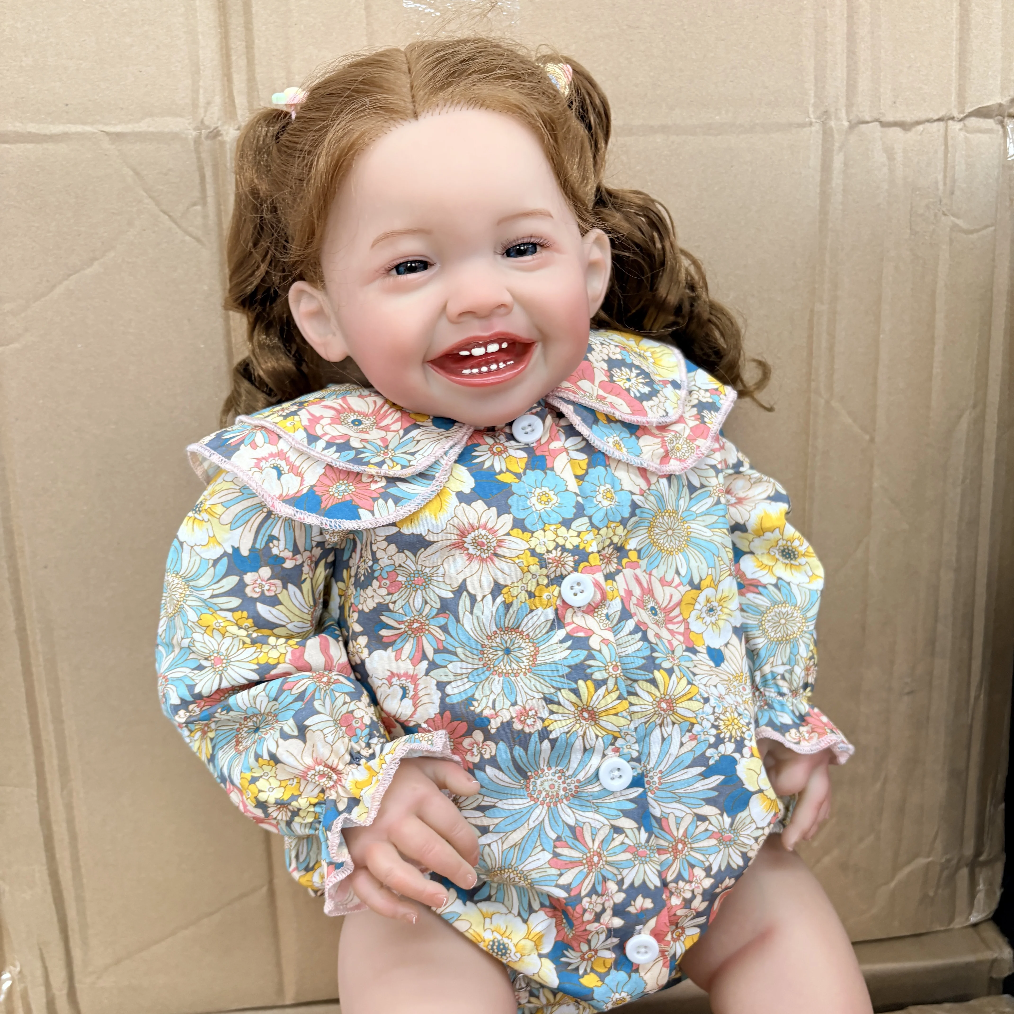 Muñeca Reborn Mila con piel pintada en relieve y venas azules - imagen 4