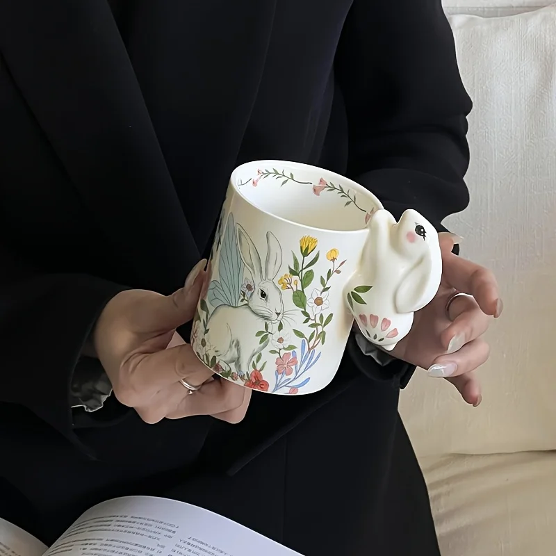 Taza cerámica con conejito de Pascua y flores primaverales tiernas - imagen 4